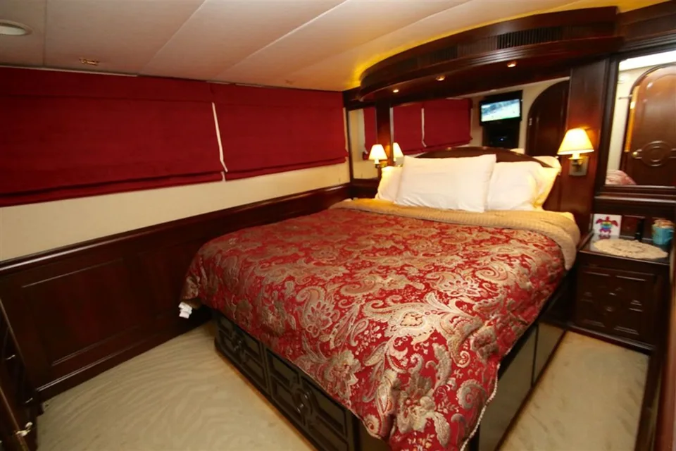 Abd Aluminum Ltd. Enclosed Pilothouse