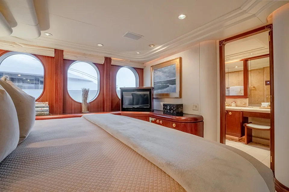 Feadship 140 Trideck