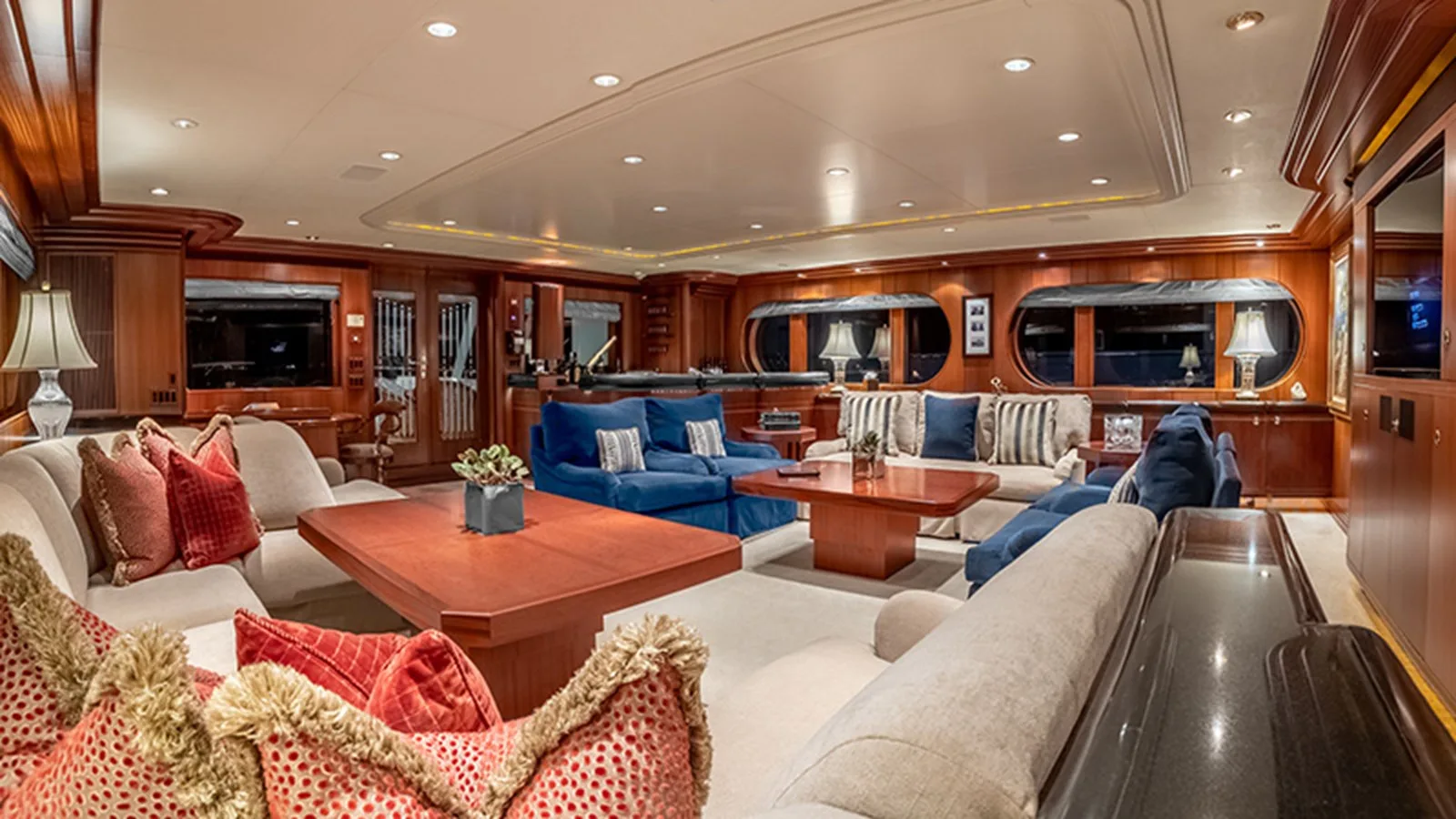 Feadship 140 Trideck