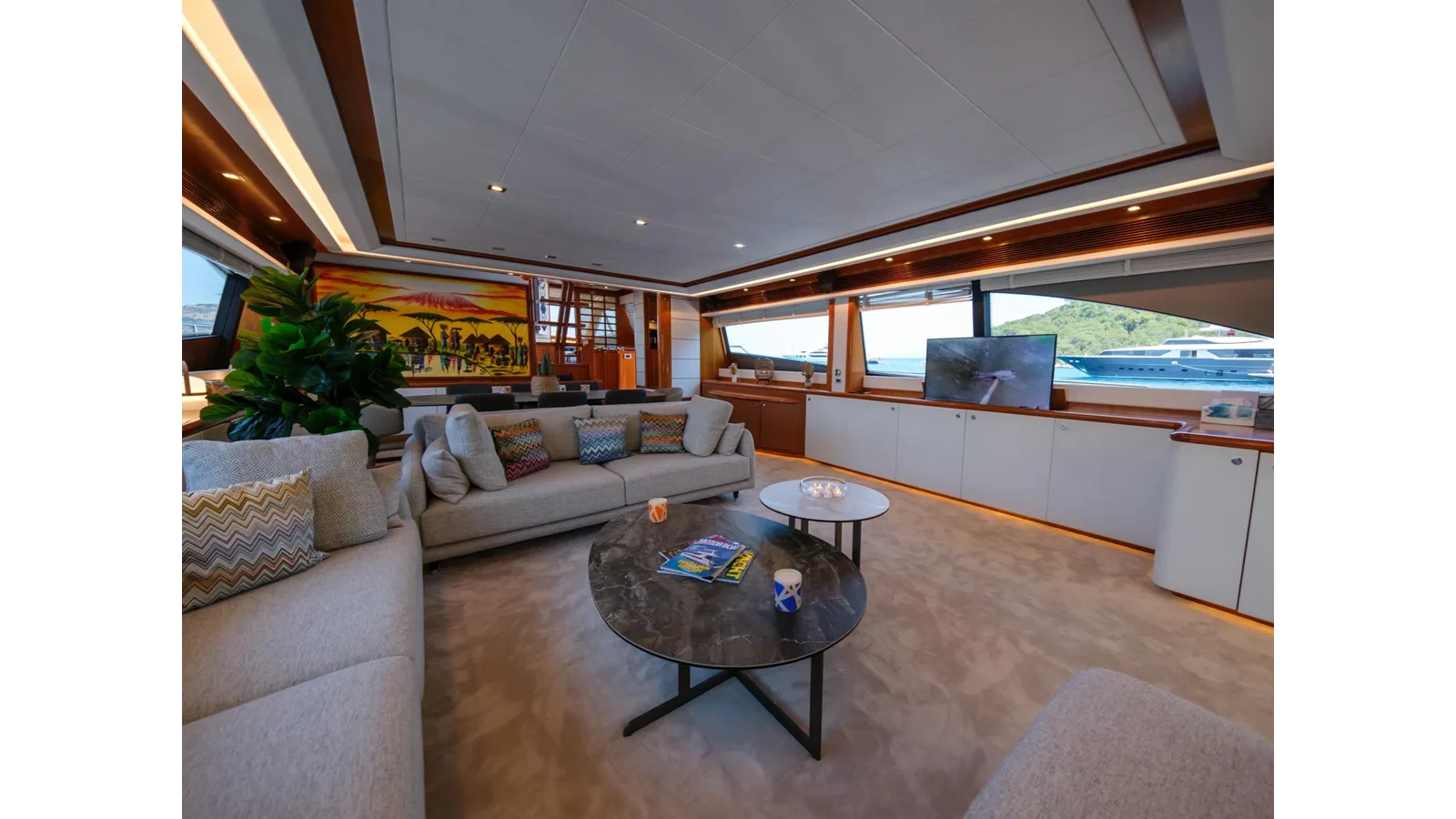 Ferretti Yachts 881