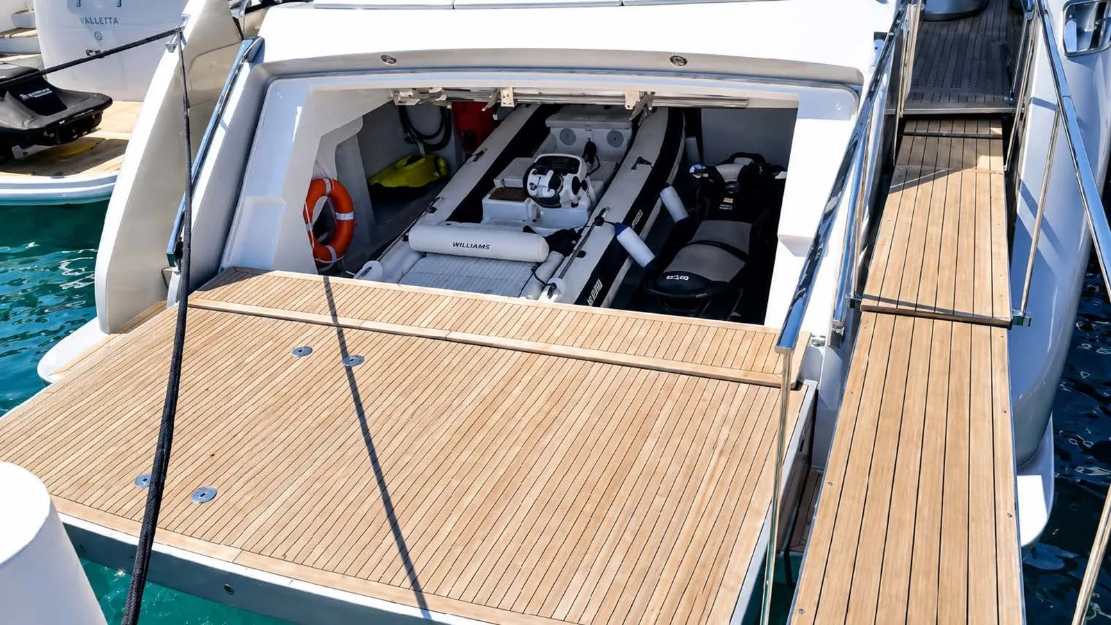 Riva 100 Corsaro