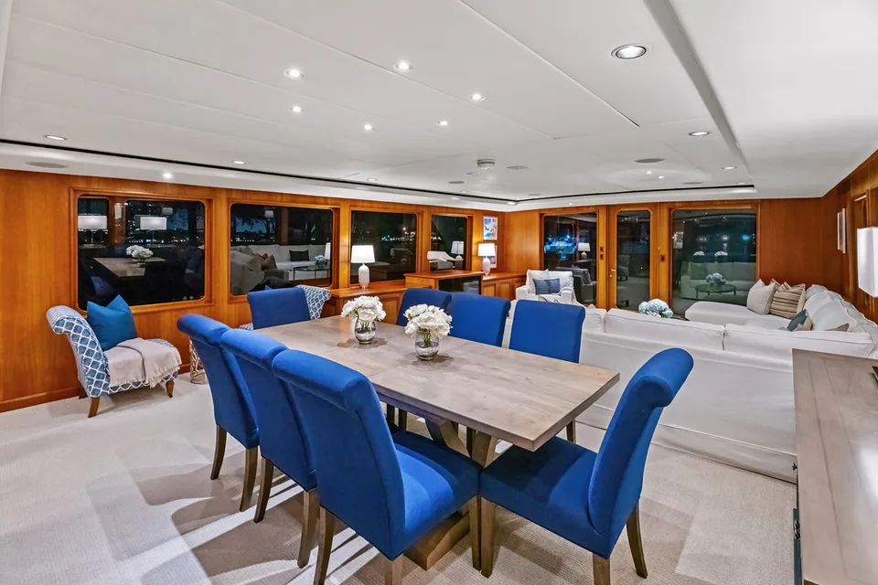 Burger Boat Company Raised Pilothouse