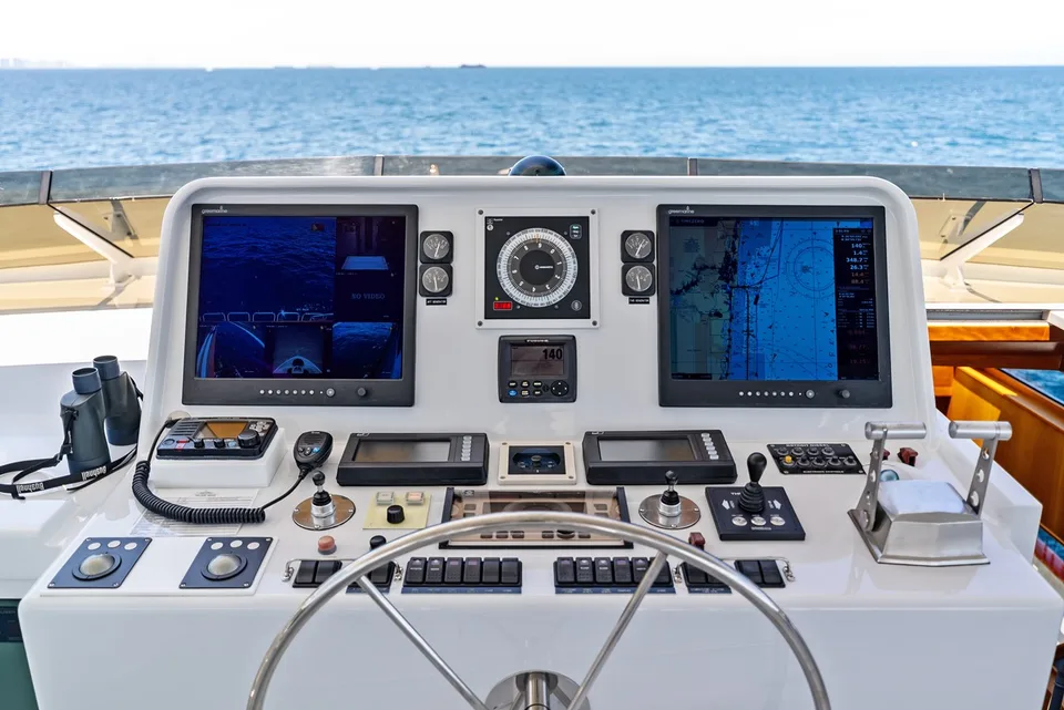 Burger Boat Company Raised Pilothouse