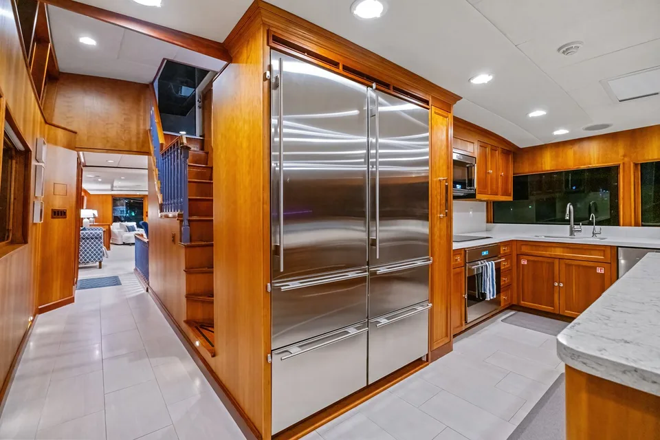 Burger Boat Company Raised Pilothouse