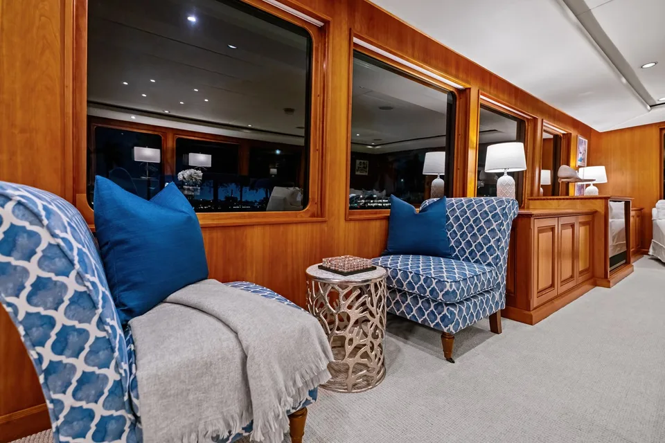 Burger Boat Company Raised Pilothouse
