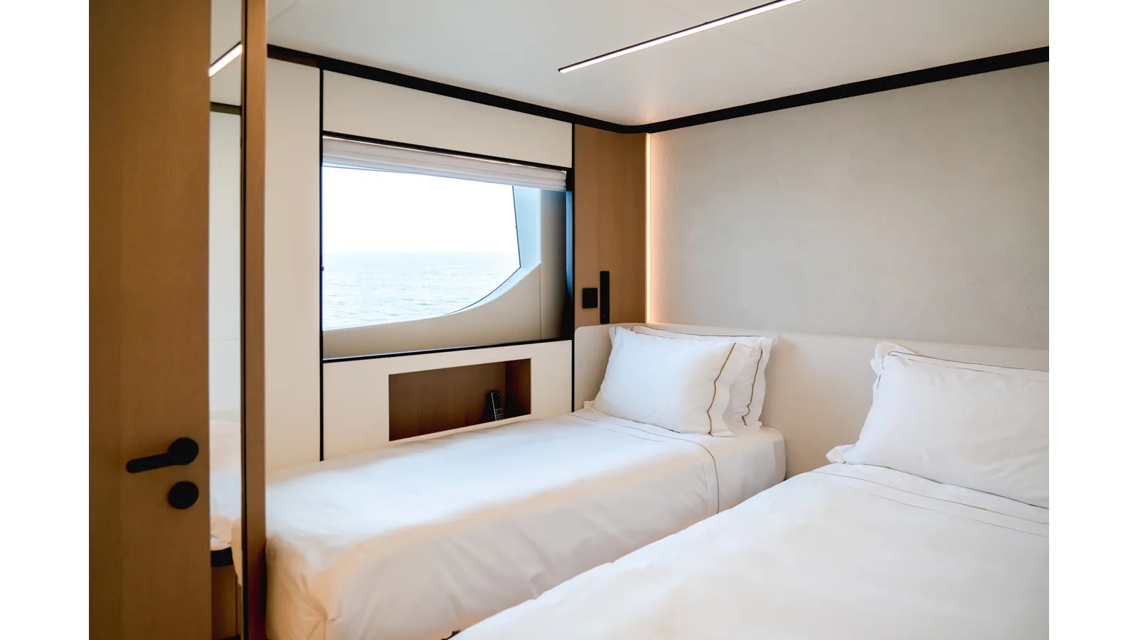 Majesty 112