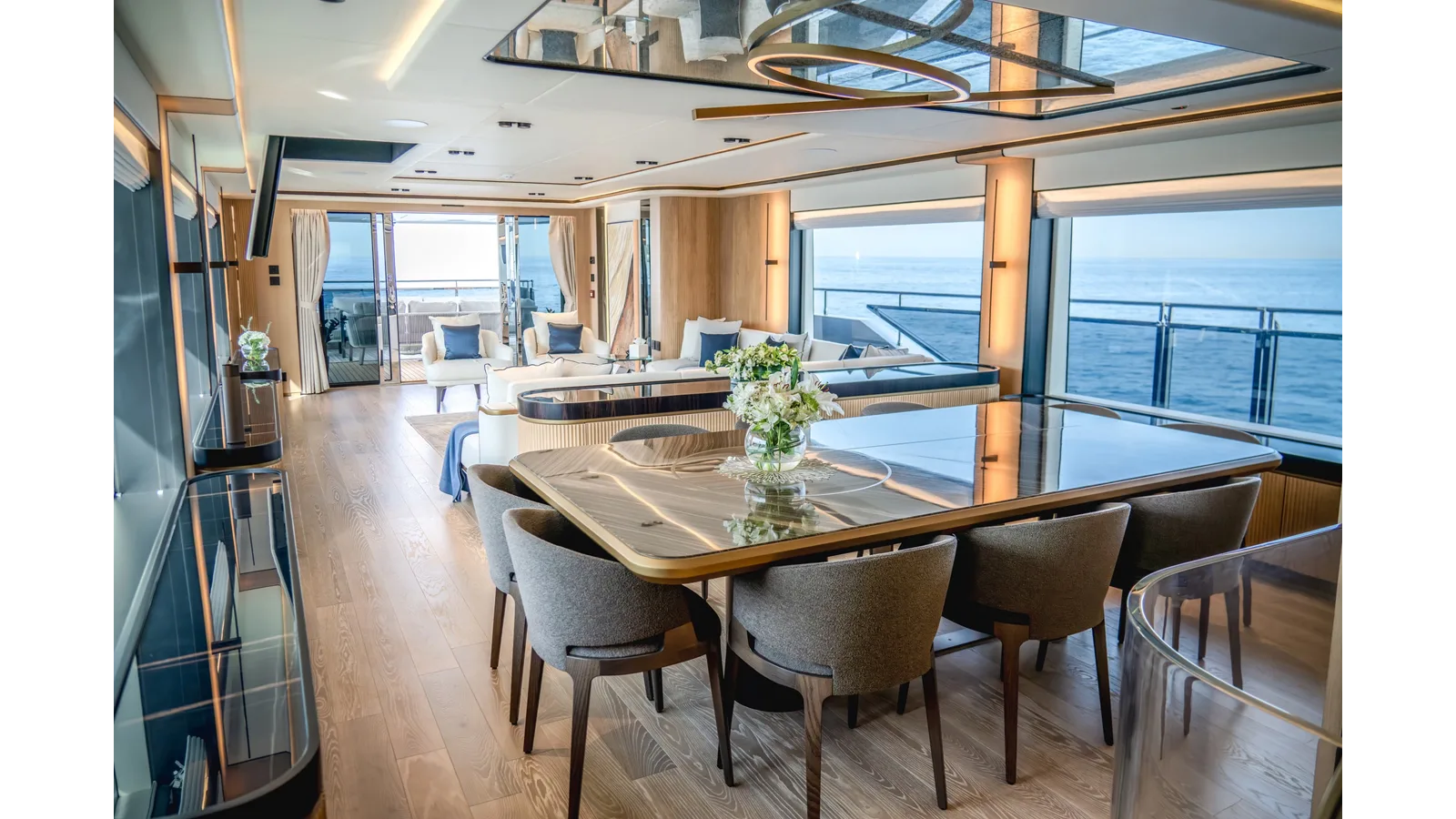 Majesty 112