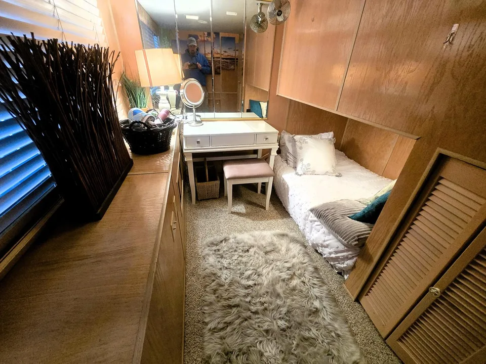 Sumerset Houseboats 82'x18'