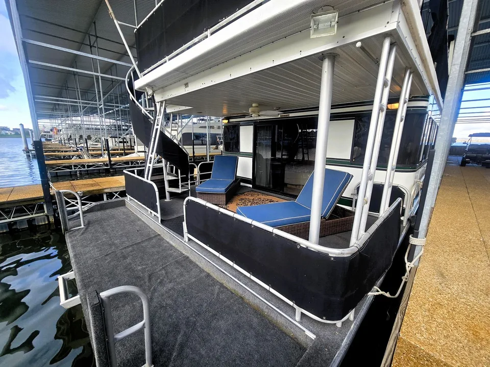 Sumerset Houseboats 82'x18'