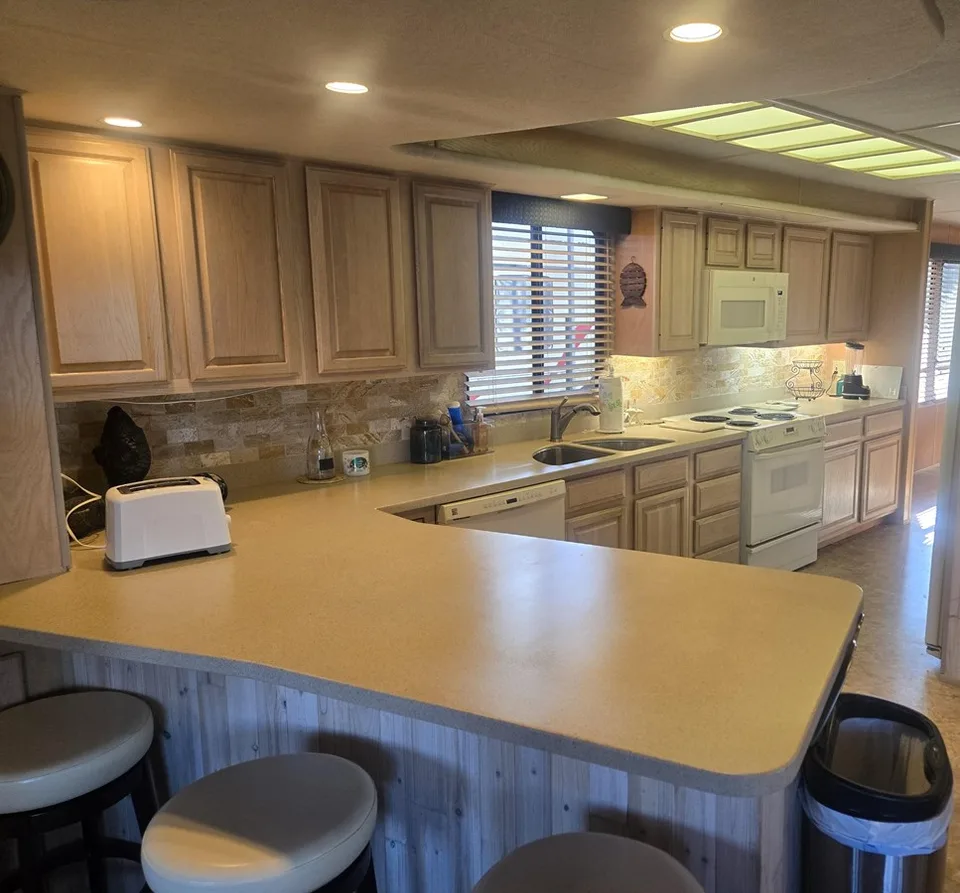 Sumerset Houseboats 82'x18'