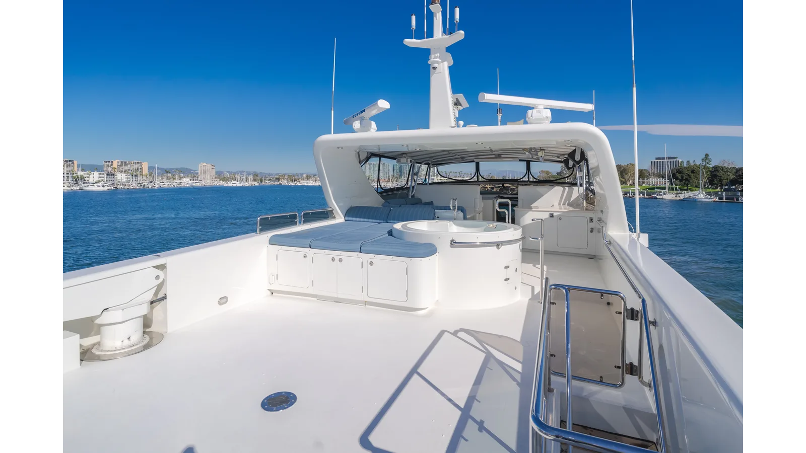 Destiny 104 Raised Pilothouse