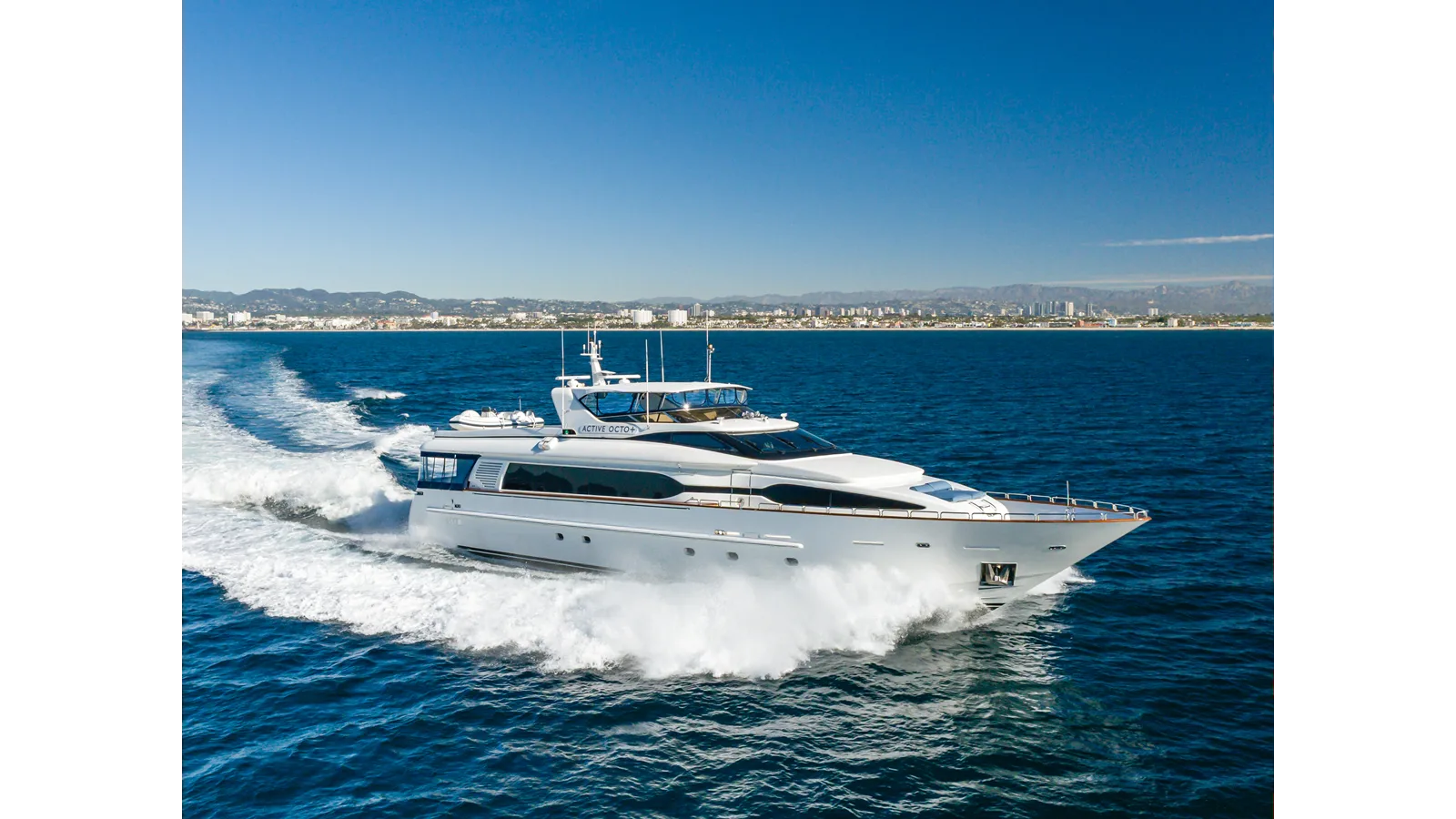 Destiny 104 Raised Pilothouse