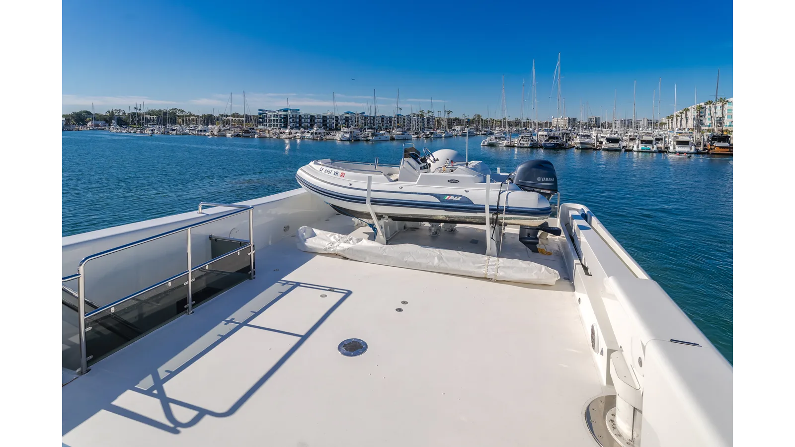 Destiny 104 Raised Pilothouse