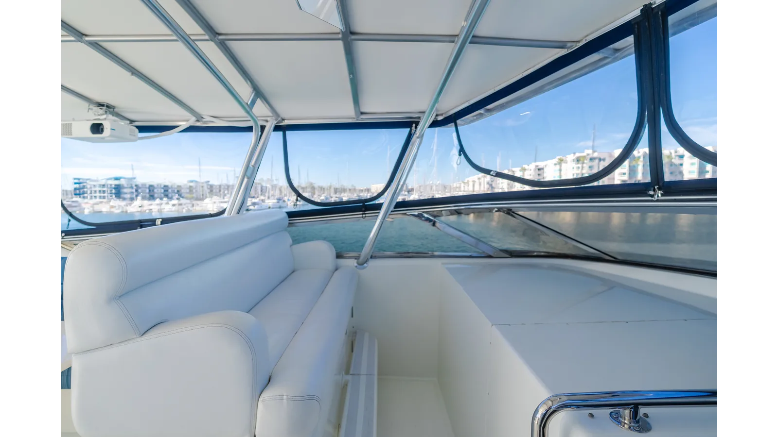 Destiny 104 Raised Pilothouse