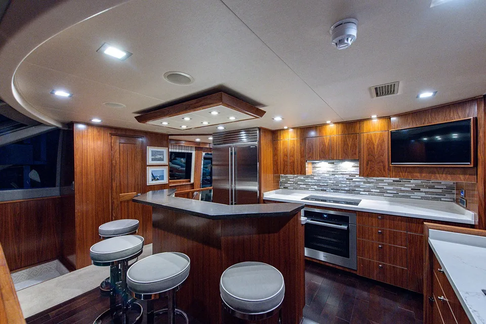 Viking Enclosed Flybridge
