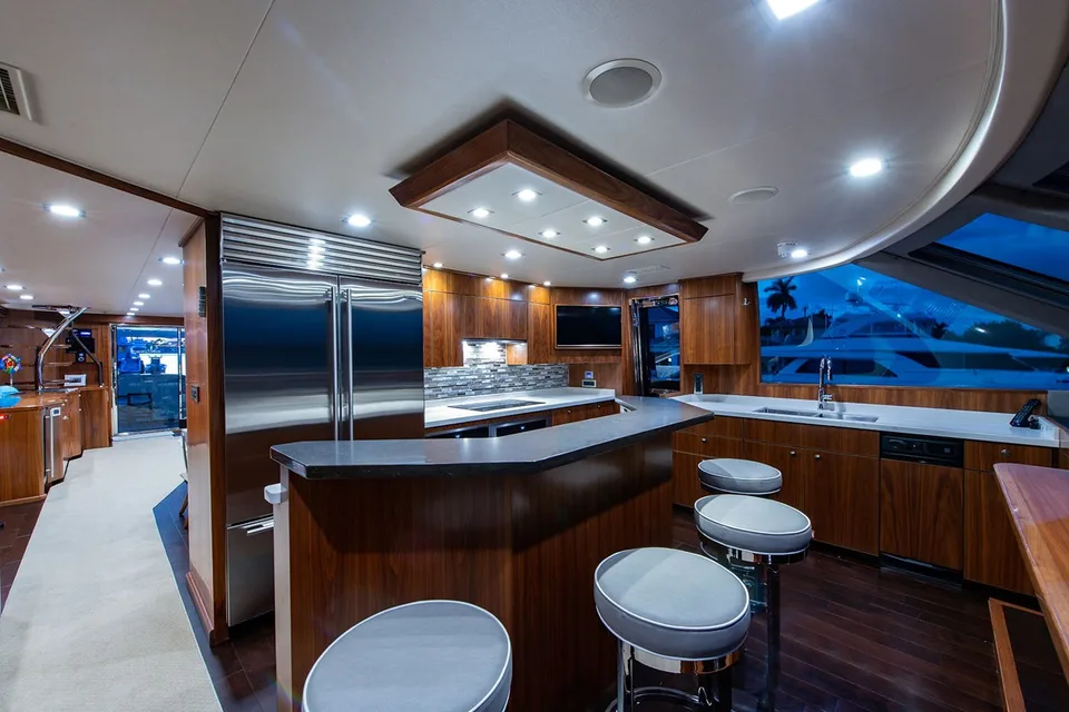Viking Enclosed Flybridge