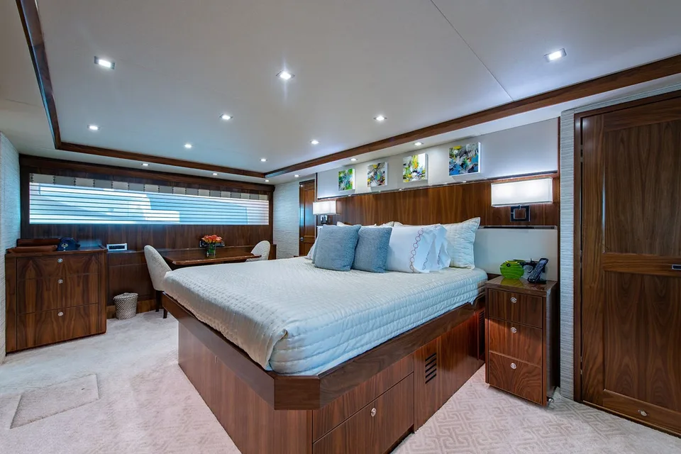 Viking Enclosed Flybridge