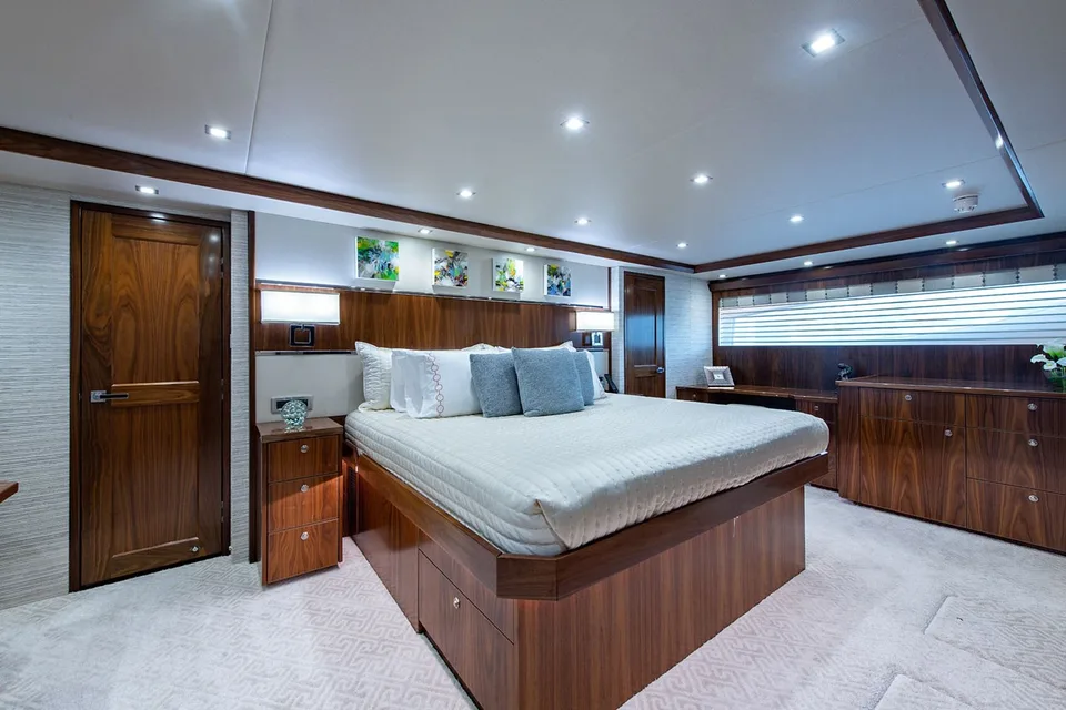 Viking Enclosed Flybridge