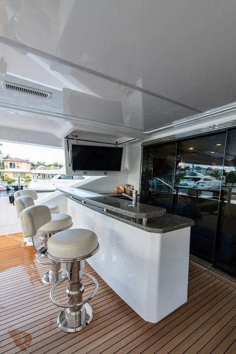 Viking Enclosed Flybridge