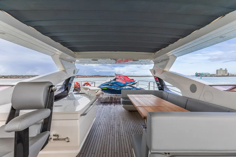 Sunseeker 95 YACHT