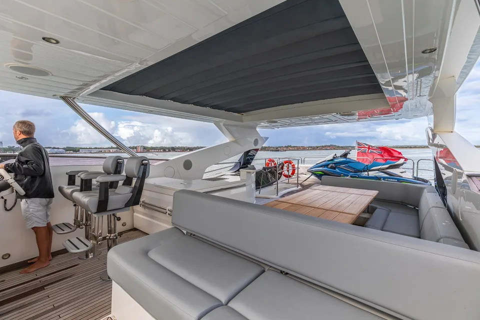 Sunseeker 95 YACHT