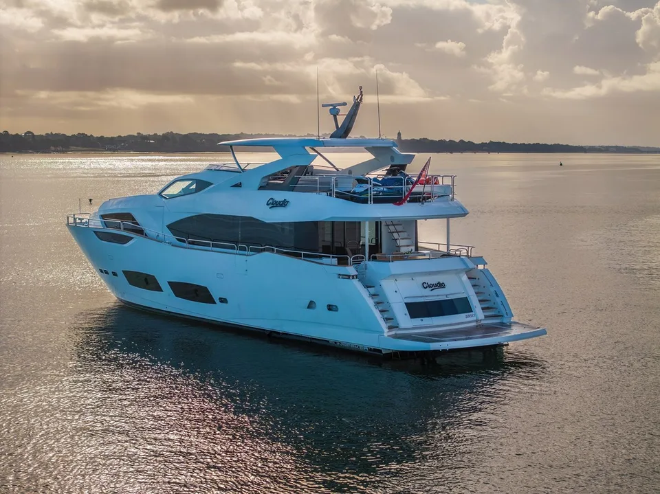 Sunseeker 95 YACHT