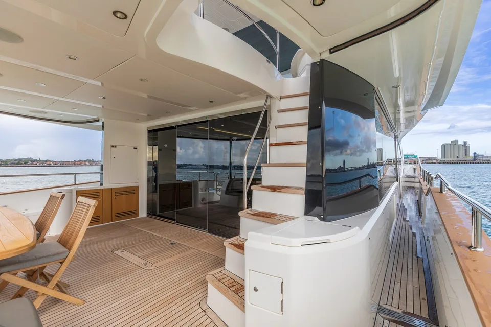 Sunseeker 95 YACHT