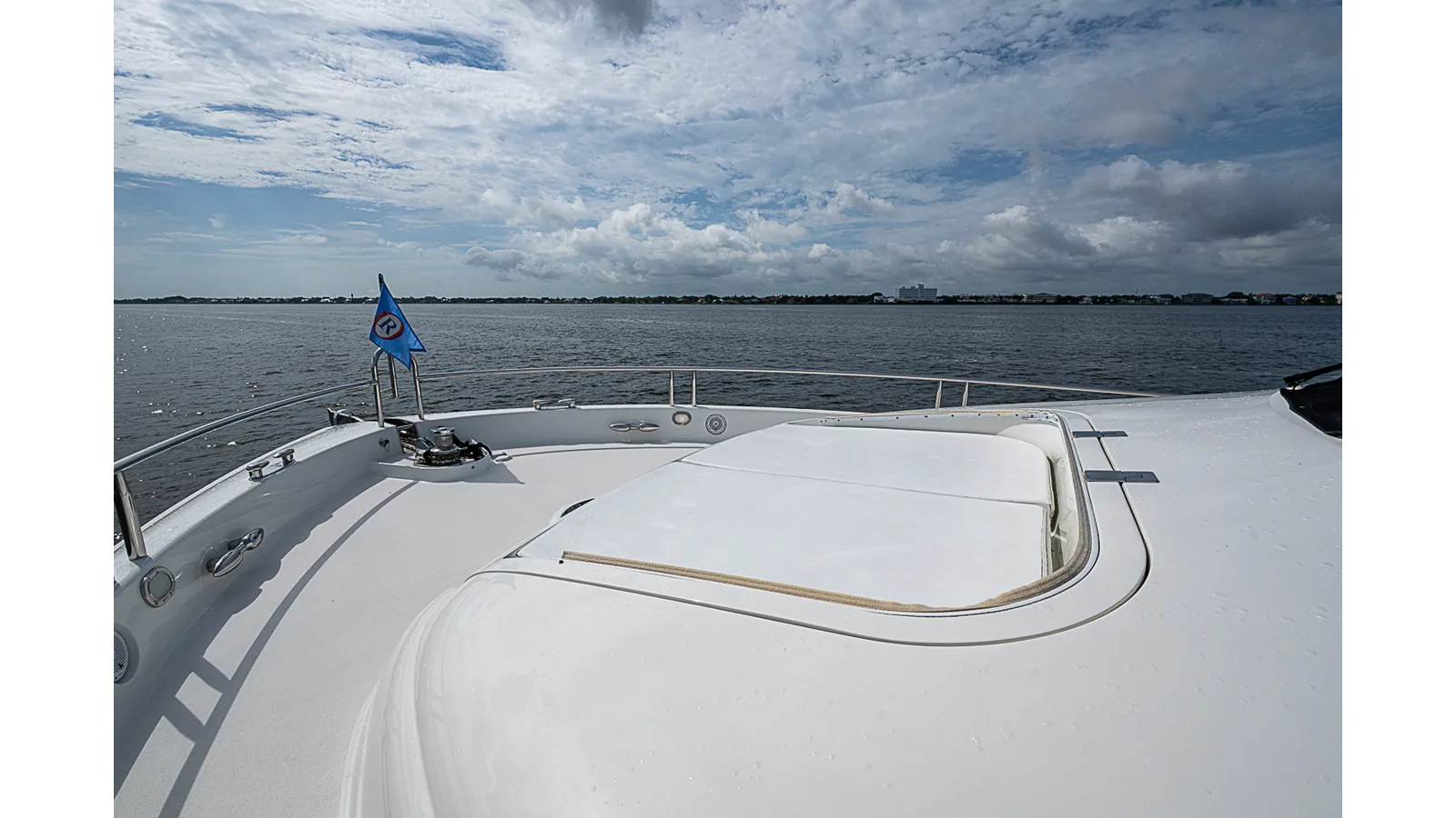 80 Flybridge Motor Yacht