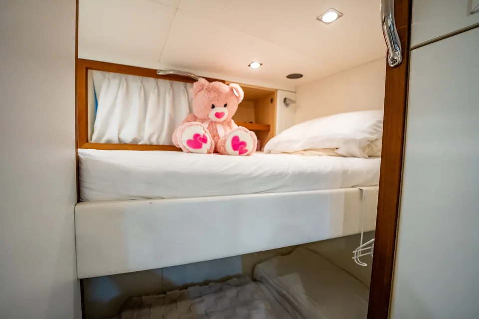 Sunseeker 34 Meter Yacht