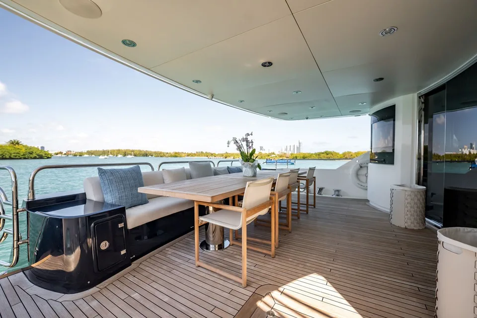 Sunseeker 34 Meter Yacht