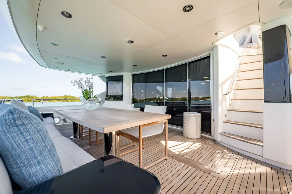 Sunseeker 34 Meter Yacht