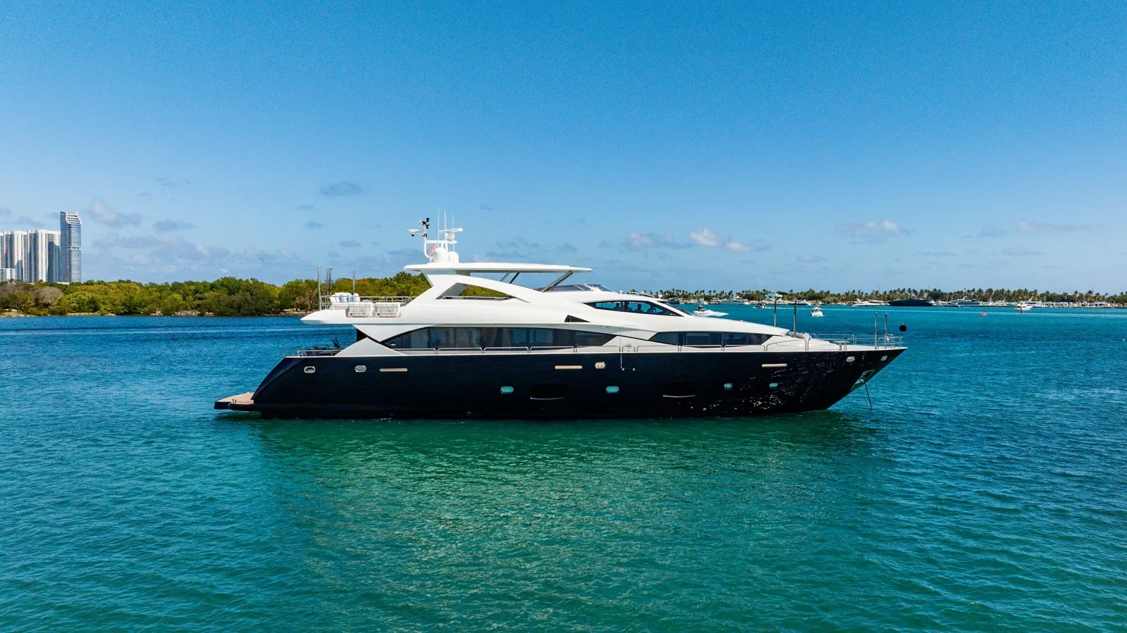 Sunseeker 34 Meter Yacht