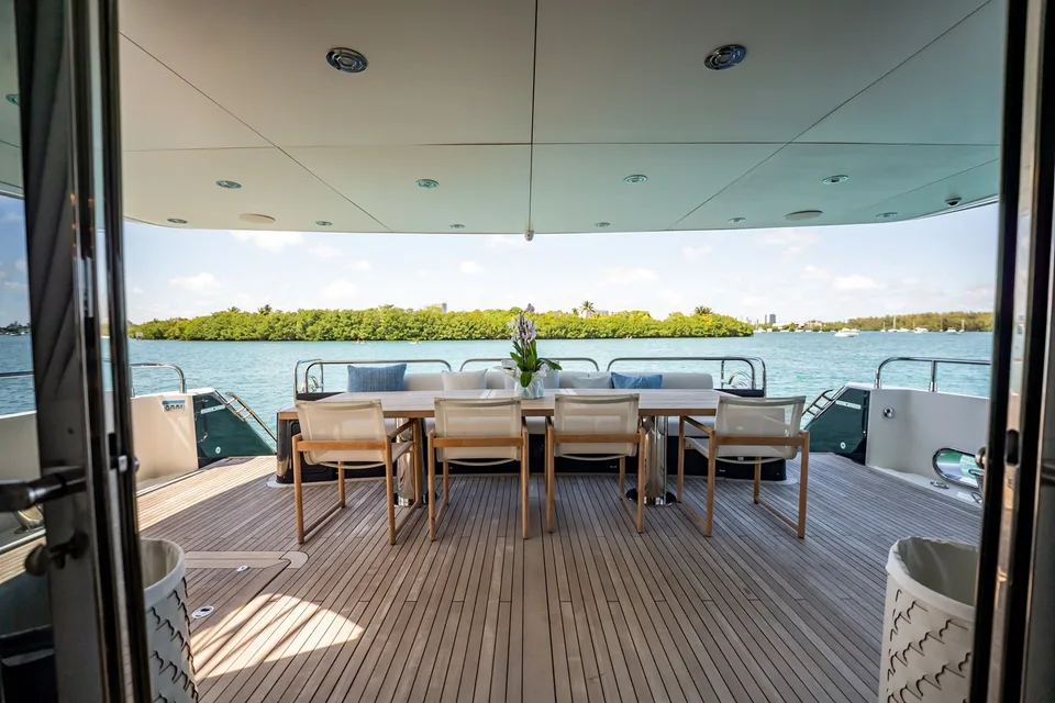 Sunseeker 34 Meter Yacht