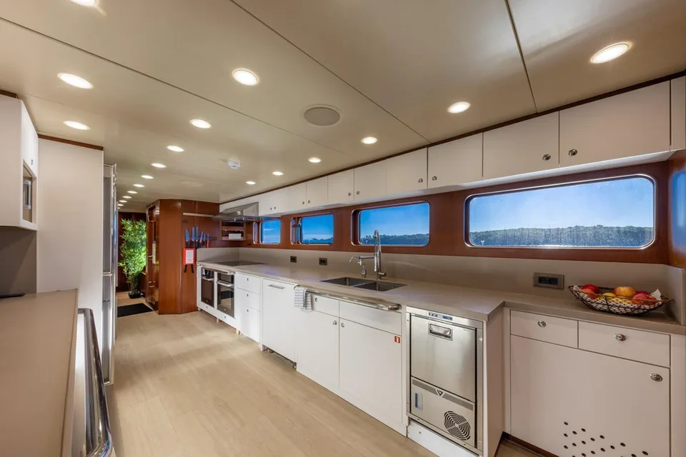 Heesen Aluminium semi displacement motor yacht