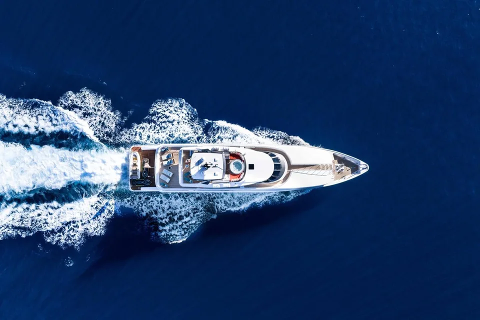 Heesen Aluminium semi displacement motor yacht