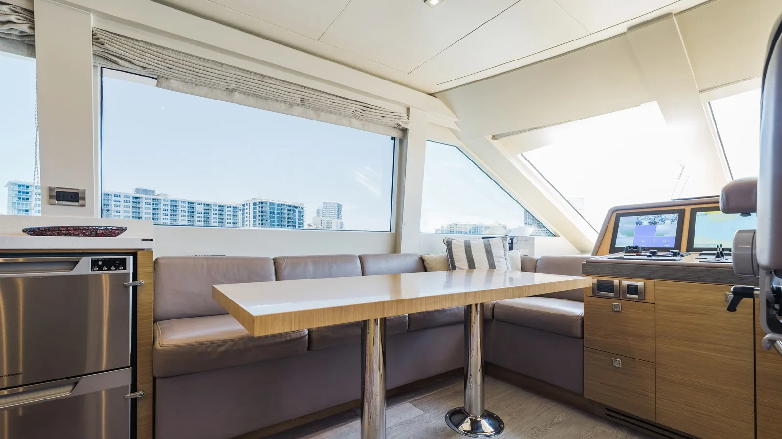 Hargrave Custom Flybridge Motor Yacht