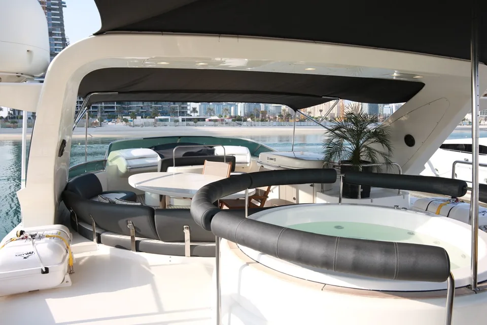 Azimut LEONARDO
