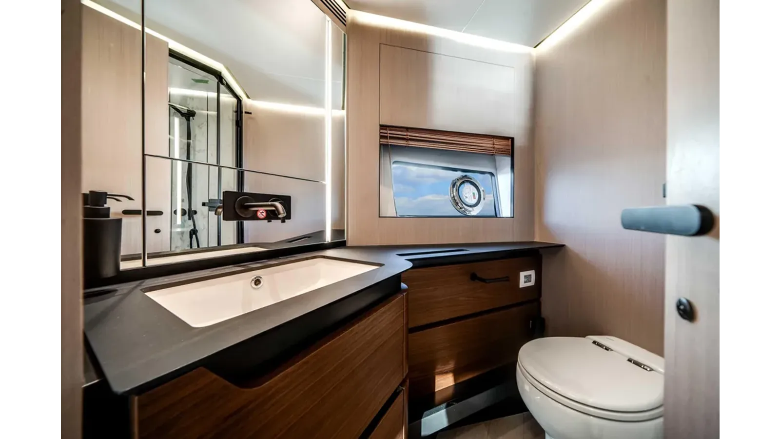 Azimut S8