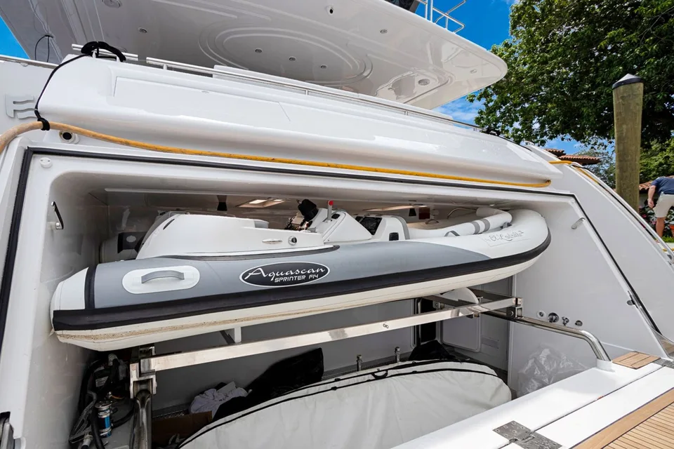 Ferretti Yachts 94