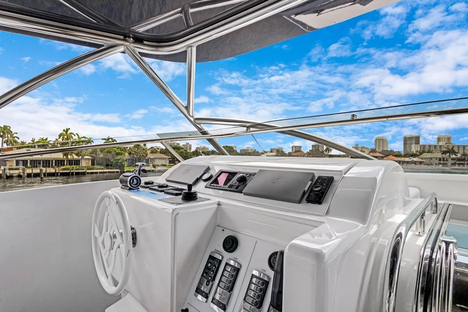 Ferretti Yachts 94