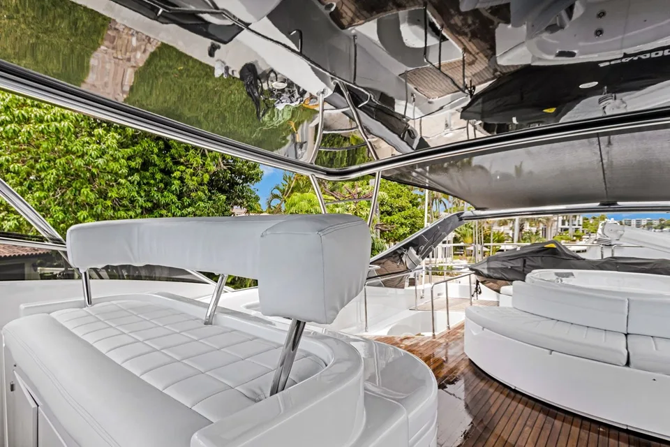 Ferretti Yachts 94
