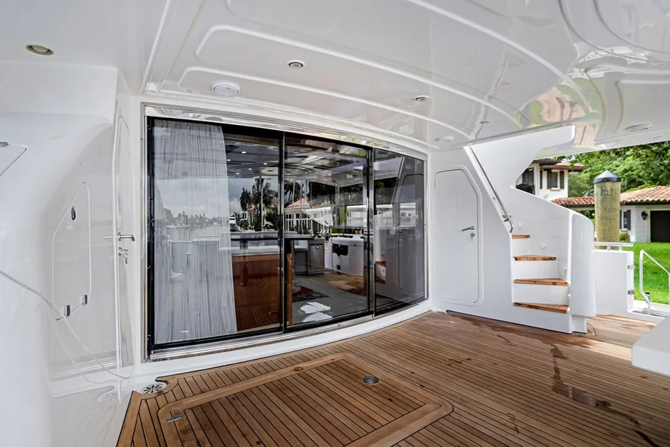 Ferretti Yachts 94