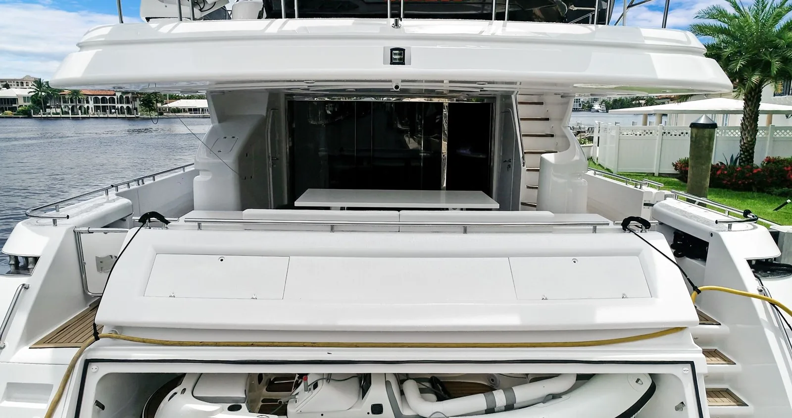 Ferretti Yachts 94