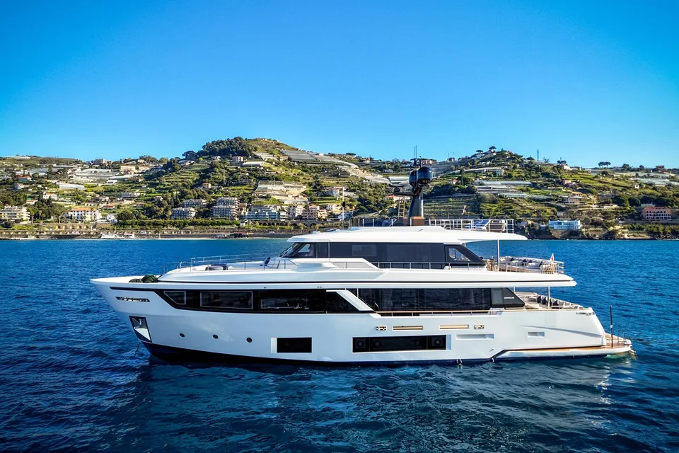 Custom Line Navetta 30