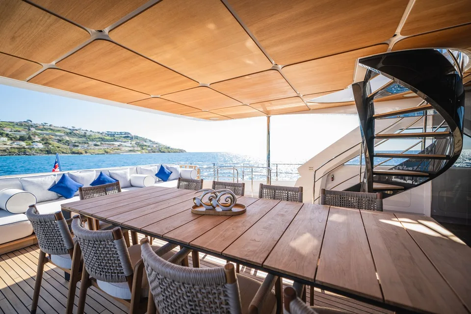 Custom Line Navetta 30