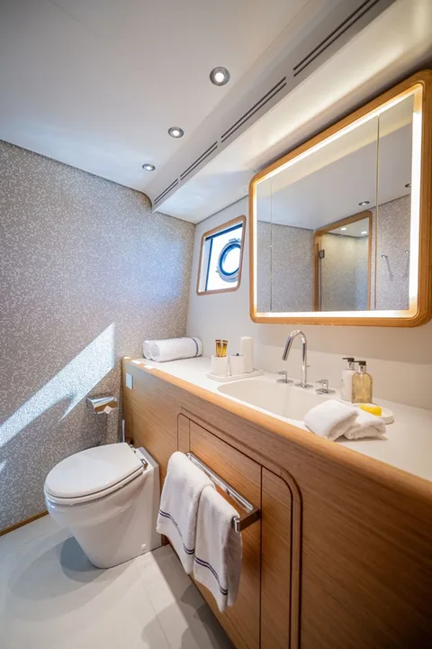 Custom Line Navetta 30