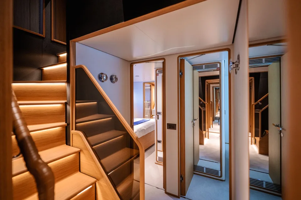 Custom Line Navetta 30