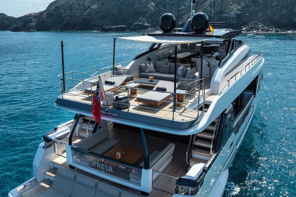 Ferretti Yachts 1000