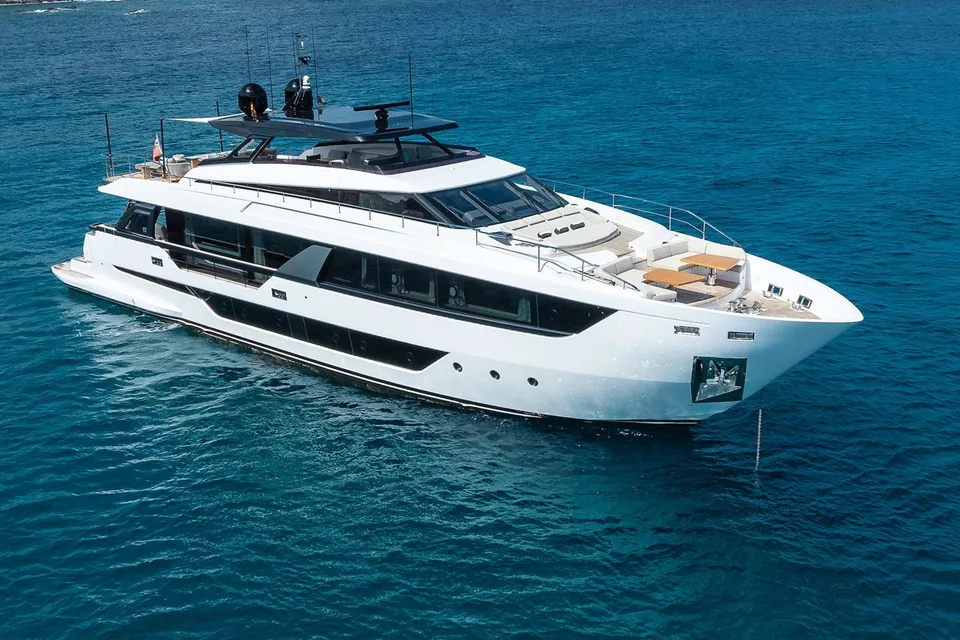 Ferretti Yachts 1000