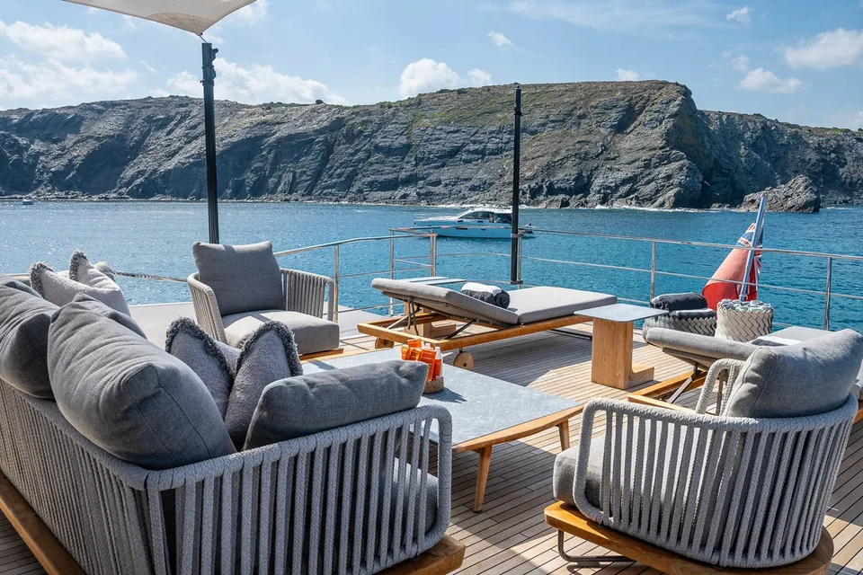 Ferretti Yachts 1000